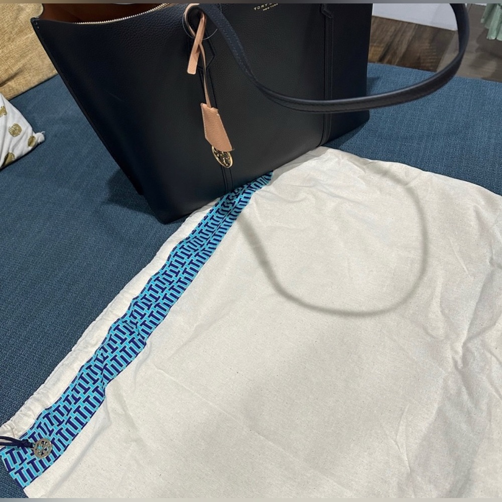 Tory Burch Perry Leather Shopper Tote Bag - Picture 9 of 9